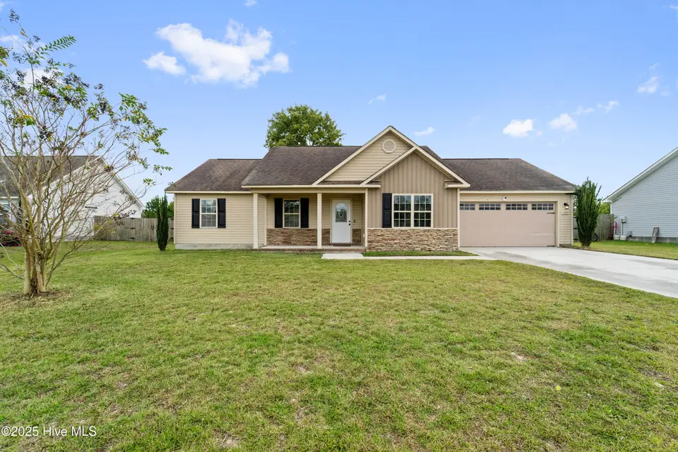260 Rowland Drive, Richlands, NC 28574 – photo 1 of 49: DSC08257
