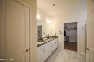 568 Banbury Lane, Pinehurst, NC 28374 – photo 14: Primary Bath Showing 2nd Walk-in Closet