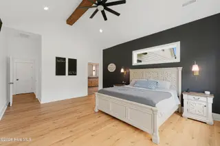 107 Mayflower Drive, Newport, NC 28570 – photo 19: Primary suite