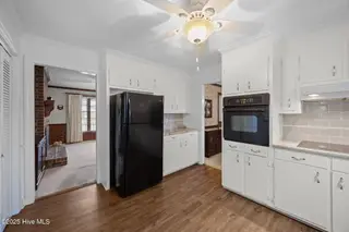402 Kirkland Drive, Greenville, NC 27858 – photo 7: 30-web-or-mls-BLS_0060
