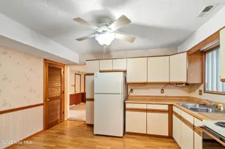 421 Regalwood Drive, Jacksonville, NC 28546 – photo 9: DSC_8213