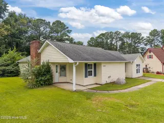 2062 Hunters Ridge Drive, Midway Park, NC 28544 – photo 3: 30-web-or-mls-2062 Hunters Ridge Drive 8