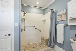 114 Noyes Avenue, Morehead City, NC 28557 – photo 11: Primary bathroom #1