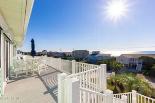 1606 Ocean Drive, Emerald Isle, NC 28594 – photo 14: 43-web-or-mls-chadwick-visuals-1606-ocea