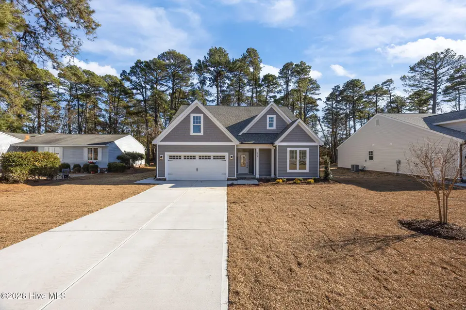 1218 Petite Terre Court, New Bern, NC 28560 – photo 1 of 40: 2-web-or-mls-0C0A9487