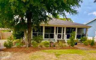 1017 N Lord Street, Southport, NC 28461 – photo 1: IMG_8474