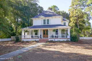 280 W Connecticut Avenue, Southern Pines, NC 28387 – photo 1: 280 W Connecticut Ave-423
