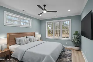 112 Indian Trail, Beaufort, NC 28516 – photo 24: 31-web-or-mls-1S3A8133 - Bedroom - Stand
