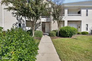 3907 Botsford Court Unit 204, Wilmington, NC 28412 — 2-bedroom condo in Rivers Edge, Wilmington, NC, photo 5 of 37: 3907BotsfordCourtUnit204-5