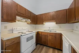 126 Witten Circle B, Havelock, NC 28532 — 2-bedroom townhome in Smallwoods-Hunters Landing, Havelock, NC, photo 17 of 28: 15-web-or-mls-DSC_4211