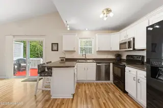 735 S 12th Street, Wilmington, NC 28401 — 3-bedroom home in Downtown, Wilmington, NC, photo 11 of 30