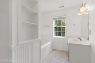 317 Appaloosa Court, Swansboro, NC 28584 – photo 18: Primary ensuite