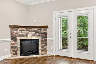 1676 Cambria Drive B, Greenville, NC 27834 – photo 12: 24-web-or-mls-IMG_0041_Edit
