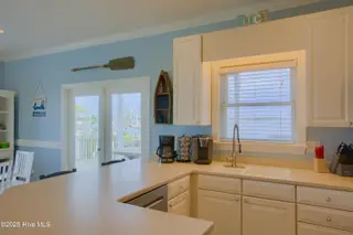 625 New River Inlet Road, North Topsail Beach, NC 28460 – photo 17: 625 New River Inlet Road - Interiors - E