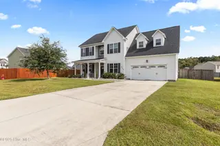 913 Courthouse Crossing, Jacksonville, NC 28546 — 4-bedroom home in Wantland's Ferry @ Towne Pointe, Jacksonville, NC, photo 2 of 40