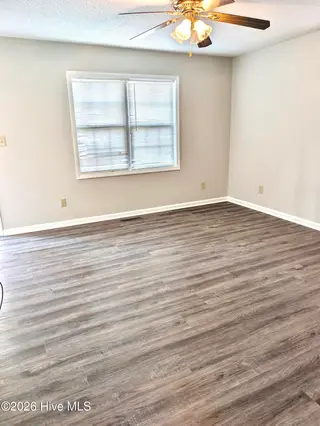 2110 Shamrock Drive E, Wilson, NC 27893 – photo 2: Living Room