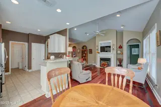 123 Azalea Drive, Hampstead, NC 28443 – photo 10: 123AzaleaDriveInterior(8)