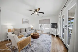 313 Greenville Avenue, Carolina Beach, NC 28428 – photo 11: 12-web-or-mls-GI - 313 Greenville Ave -