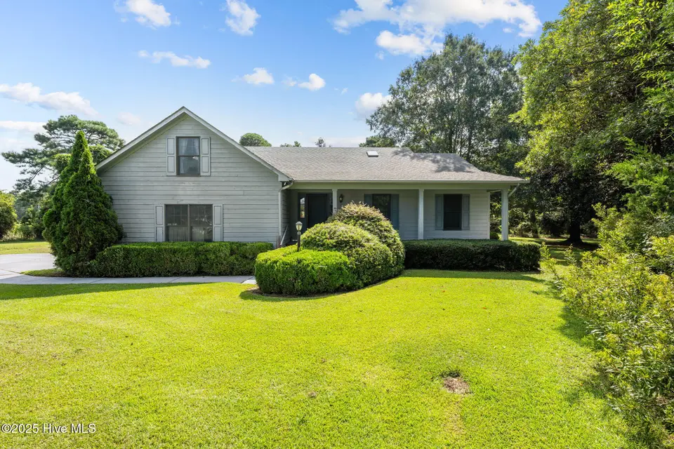 1506 Mona Passage Court, New Bern, NC 28560 – photo 1 of 45: 1-web-or-mls-DSC_9637