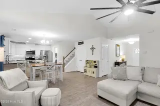 334 Station House Road, New Bern, NC 28562 – photo 7: Livingroom