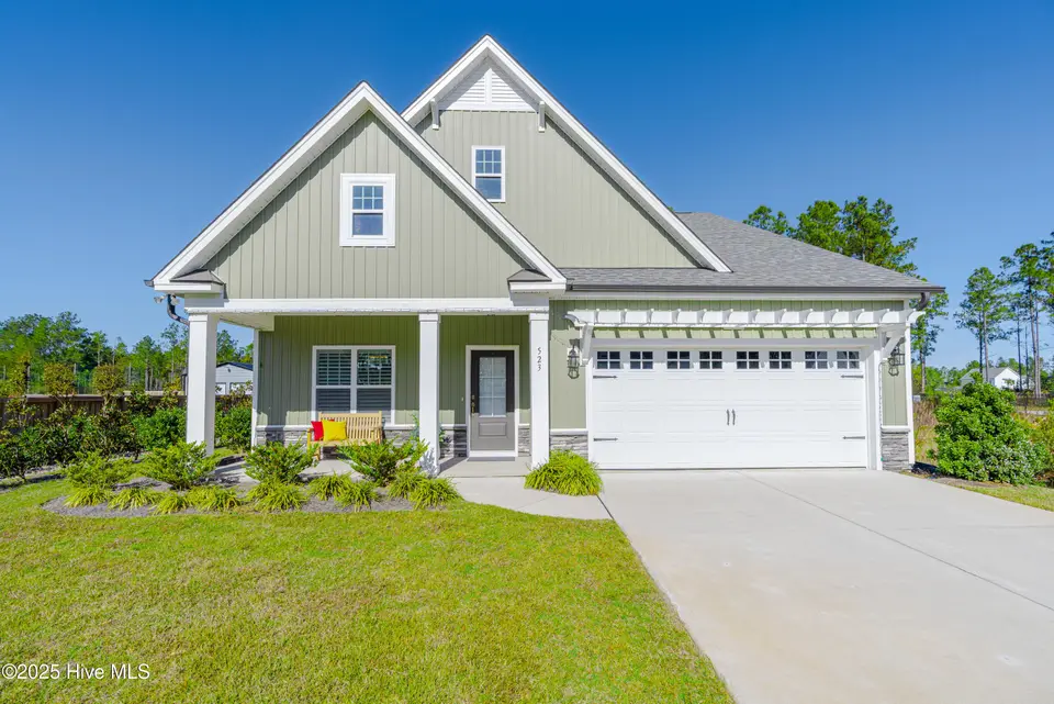 523 Saratoga Way, Rocky Point, NC 28457 – photo 1 of 50: Front picture