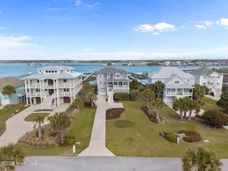 42 Sailview Drive, North Topsail Beach, NC 28460 – photo 7: 7-web-or-mls-DJI_20260330112420_0320_D