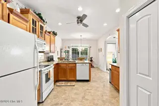140 Jordan Drive, New Bern, NC 28562 – photo 9: 13-custom-DSC_0029-edit