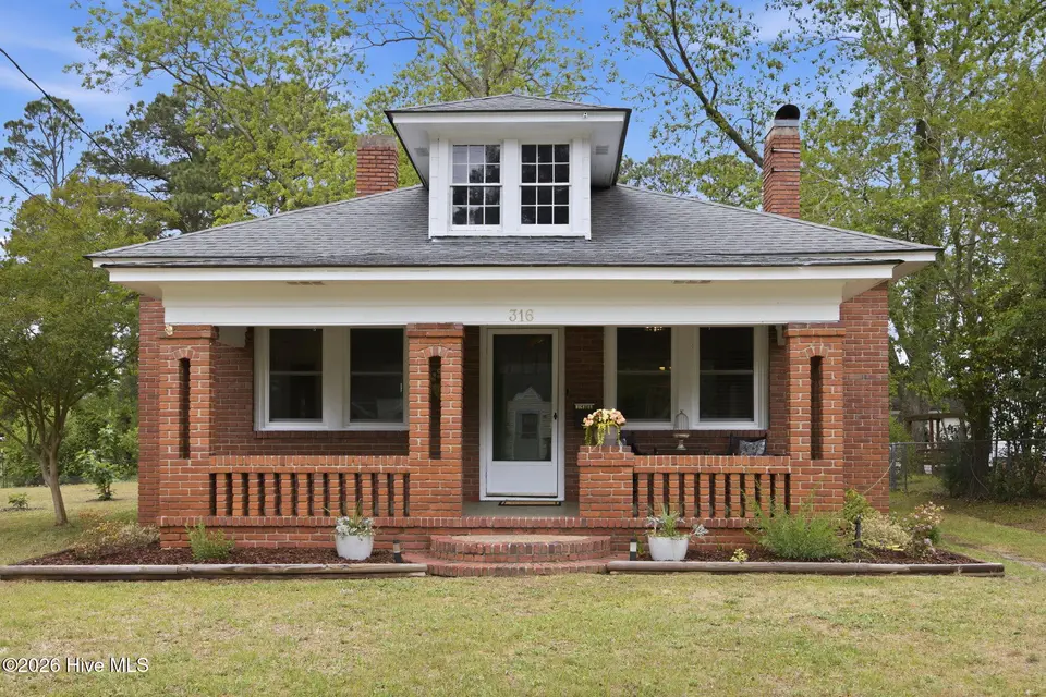 316 N Charlotte Street, Washington, NC 27889 – photo 1 of 40: 24-web-or-mls-img_0008