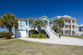 40 Sailview Drive, North Topsail Beach, NC 28460 – photo 4: Side Elevation