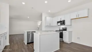 304 Maddox Drive, Aberdeen, NC 28315 – photo 5: Kitchen