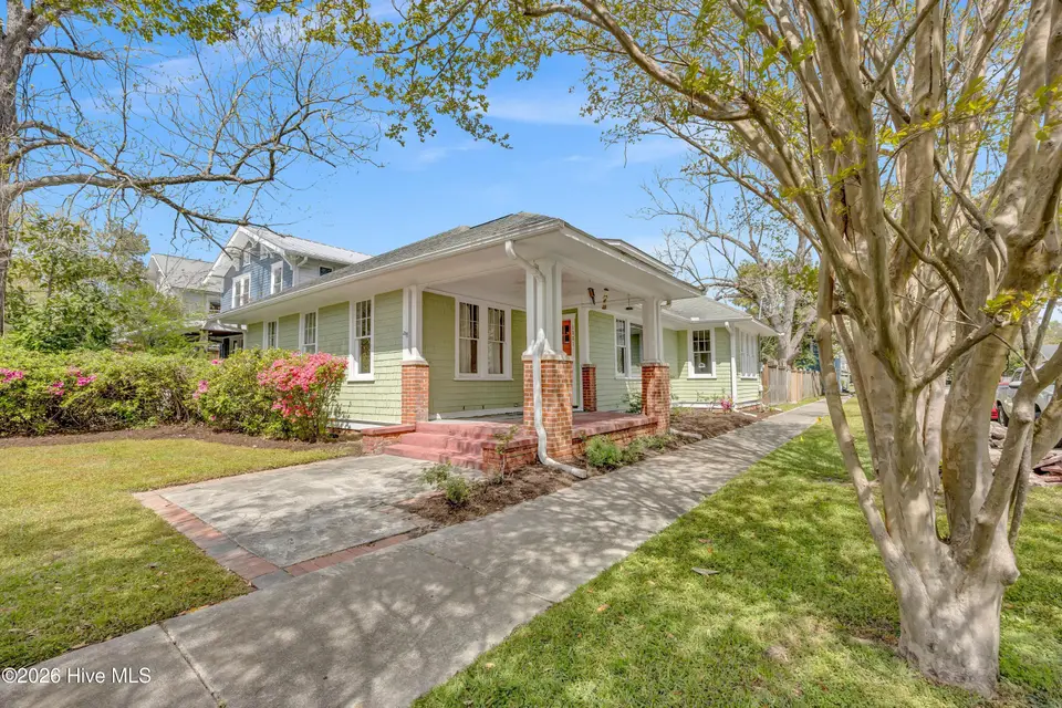 1321 Chestnut Street, Wilmington, NC 28401 – photo 1 of 43: Front Photo
