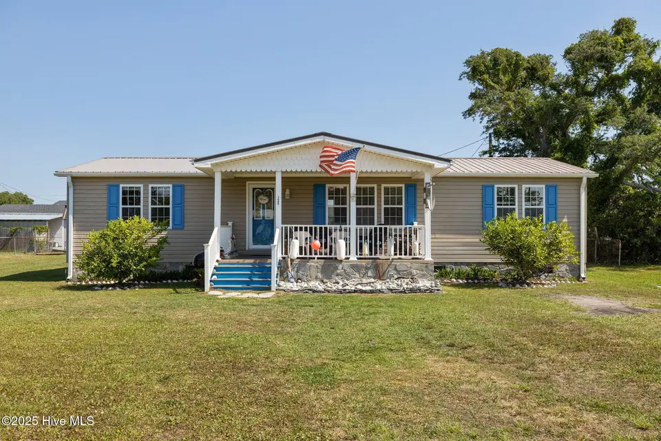 139 Diamond City Drive, Harkers Island, NC 28531 – photo 1 of 46: 1-web-or-mls-1S3A9975
