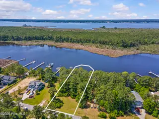 5202 Bucco Reef Road, New Bern, NC 28560 – photo 4: 5202 Bucco Reef Road
