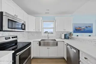 1004 N Shore Drive, Surf City, NC 28445 – photo 19: 24_kitchen