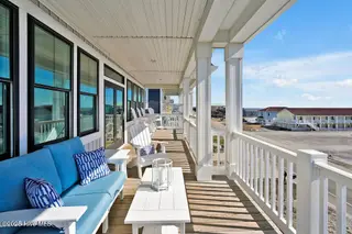 1408 E Beach Drive, Oak Island, NC 28465 – photo 8: 1408EastBeachDrive-32