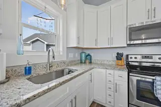 331 Oceanaire Lane, Surf City, NC 28445 – photo 21: kitchen_sink