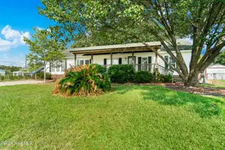 119 Dixon Drive, Newport, NC 28570 – photo 3: 119 Dixon Dr