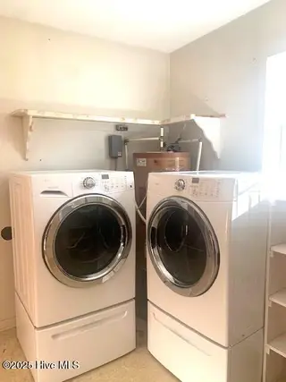 204 Kerry Court, Jacksonville, NC 28546 — 5-bedroom home in Windsor Manor, Jacksonville, NC, photo 17 of 53: Laundry Room