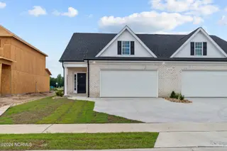 2101 Dartford Drive B, Greenville, NC 27834 – photo 2: 13-web-or-mls-DSC_7167