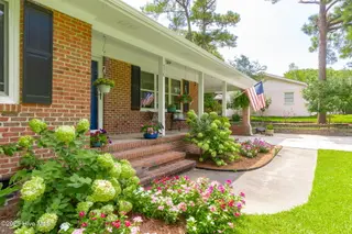 116 Holly Road, Pine Knoll Shores, NC 28512 – photo 4: 9-web-or-mls-cchadwick-visuals-116-holly