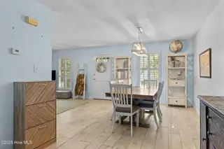 408 Lee Avenue, Emerald Isle, NC 28594 – photo 10: 13-web-or-mls-1S3A3612