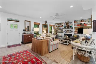 901 Riverview Drive, Burgaw, NC 28425 — 4-bedroom home in Alligator Lakes Estates, Burgaw, NC, photo 15 of 74: 12_living room