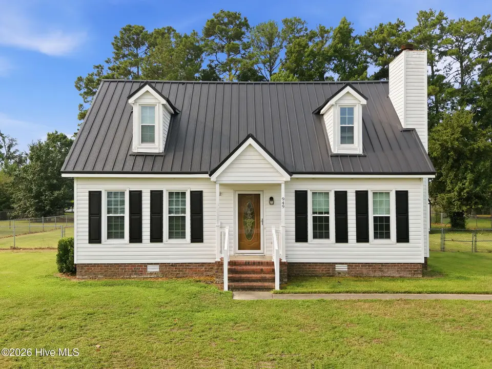 949 Teakwood Drive, Greenville, NC 27834 – photo 1 of 48: Front