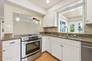 220 Club Point Drive, Cape Carteret, NC 28584 – photo 16: 32-web-or-mls-IMG_6897_edit