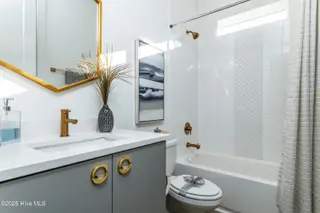 221 Shoreview Drive, New Bern, NC 28562 – photo 13: Similar Construction Guest Bath