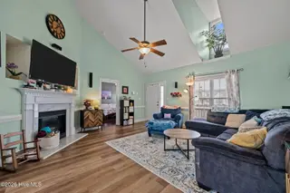 2705 Camille Drive, Winterville, NC 28590 – photo 8: 14-web-or-mls-LHV_5186