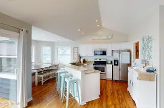124 N Permuda Wynd Drive, North Topsail Beach, NC 28460 – photo 10: 124 N. Permuda Wynd - Interiors - Edited