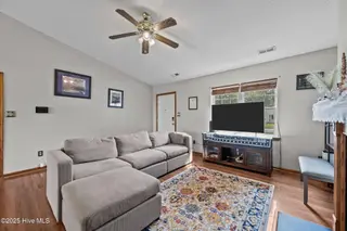 105 Linden Road, Richlands, NC 28574 – photo 5: 6-web-or-mls-_RAD7586