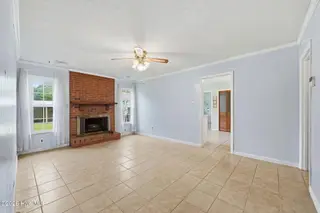 913 Colony Drive, New Bern, NC 28562 – photo 4: 913 Colony Drive