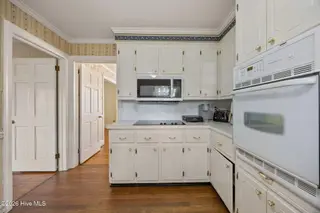 3007 S Elm Street, Greenville, NC 27858 – photo 22: 25-web-or-mls-IMG_0821
